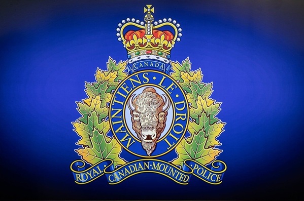 Royal Canadian Mounted Police Badge — Maintiens Le Droit